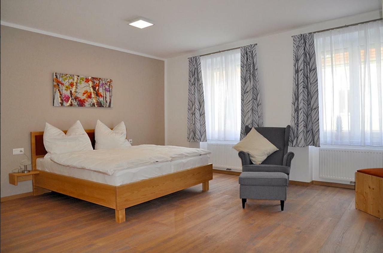 Bed and Breakfast Bed Bike & Breakfast Traismauer Екстер'єр фото